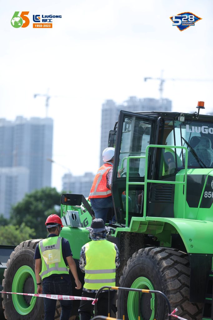 1-1-683x1024 亿万先生MR·(中国集团)官方网站