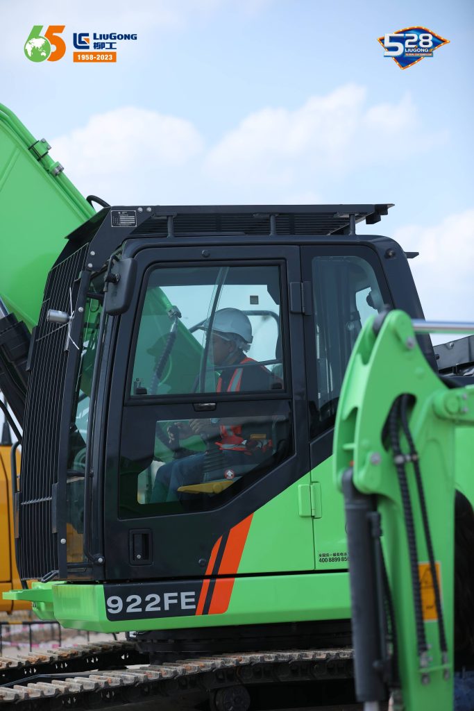 2-1-683x1024 亿万先生MR·(中国集团)官方网站