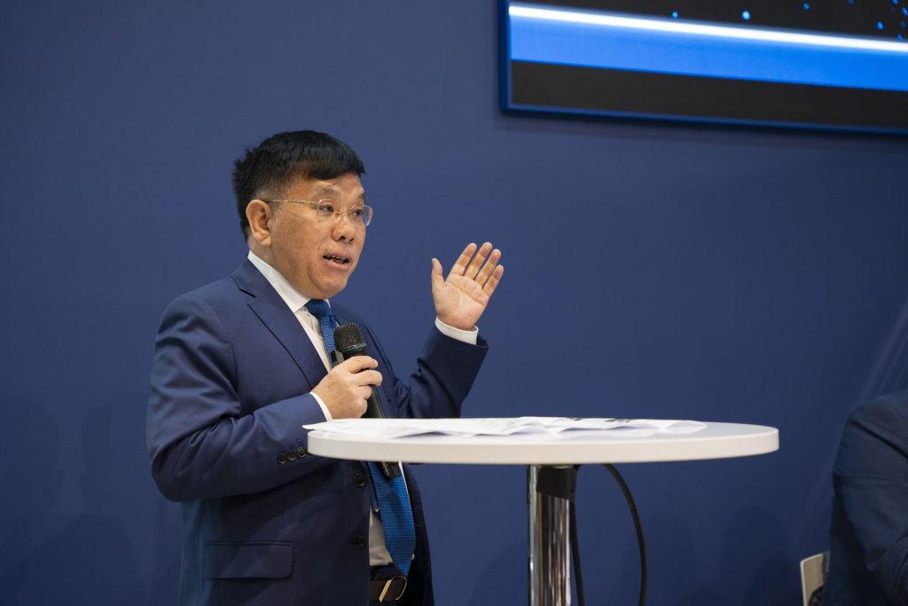 LIUGONG-01270-1024x683 亿万先生MR·(中国集团)官方网站