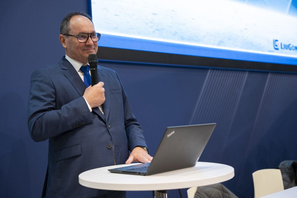 LIUGONG-01369-1024x683 亿万先生MR·(中国集团)官方网站